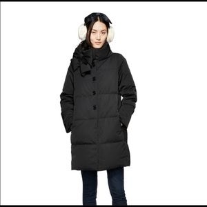 Kate spade puffer coat with bow neck.